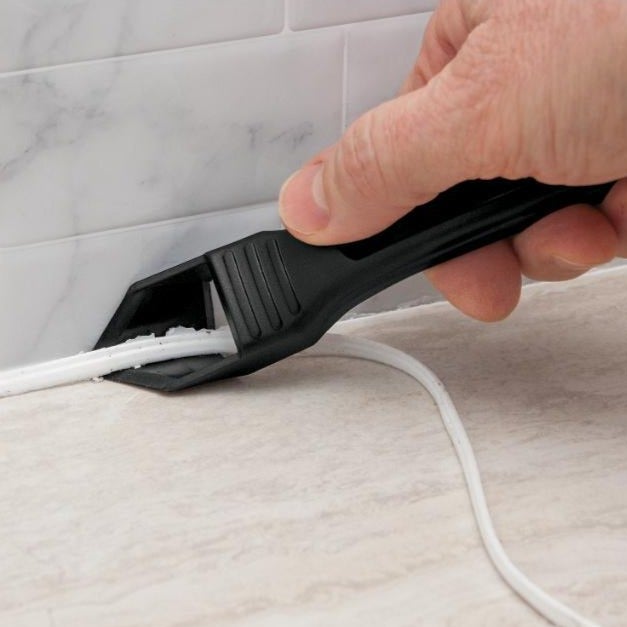 Simply Comfy | Handy Caulking Tool