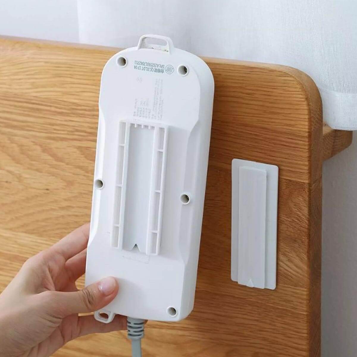 Simply Comfy | Adhesive Wall Clip