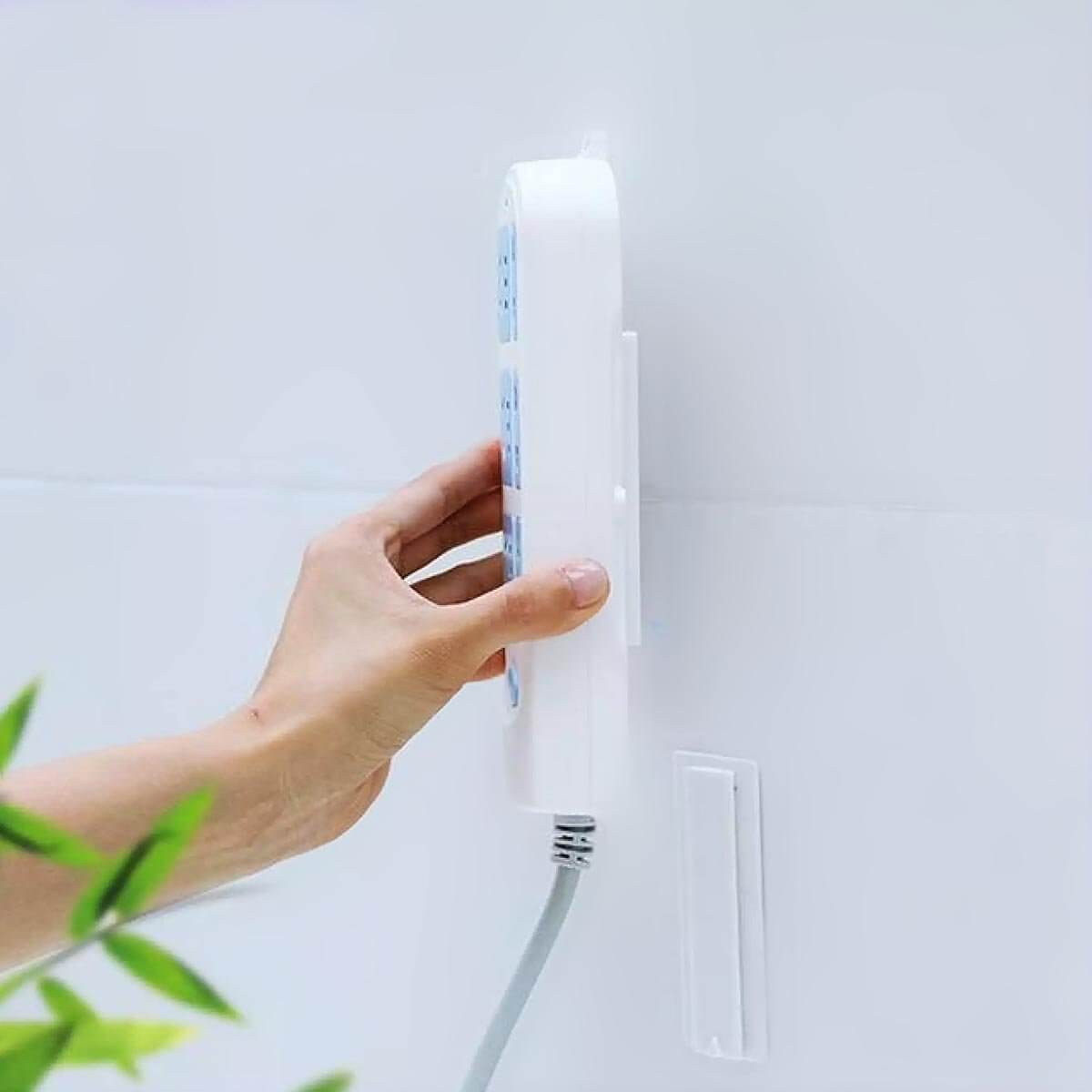 Simply Comfy | Adhesive Wall Clip