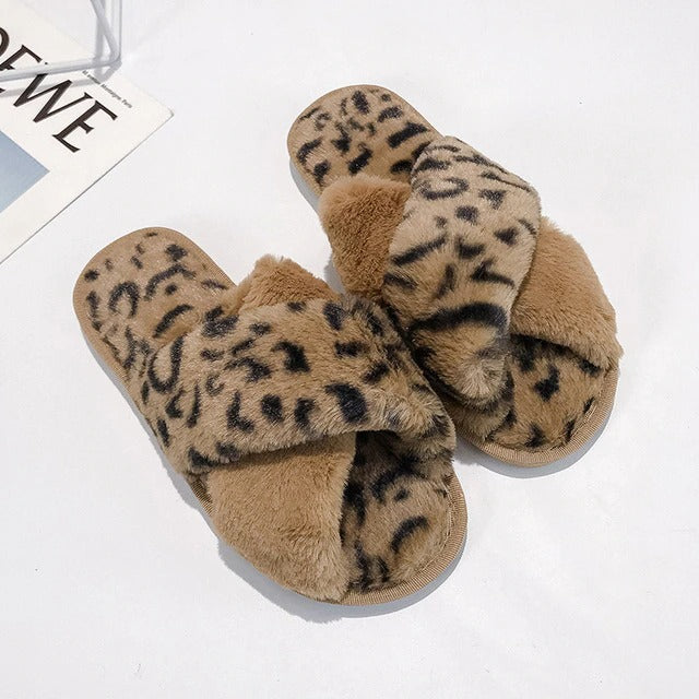Women&#39;s Cross Band Slippers