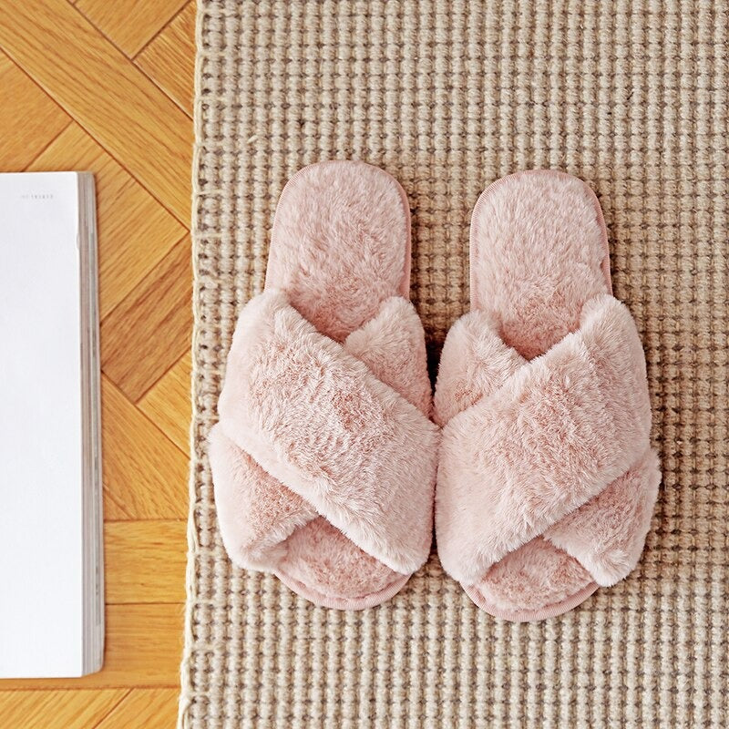 Women&#39;s Cross Band Slippers